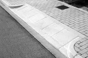 Aprire, regolamentare, volturare o revocare un accesso stradale